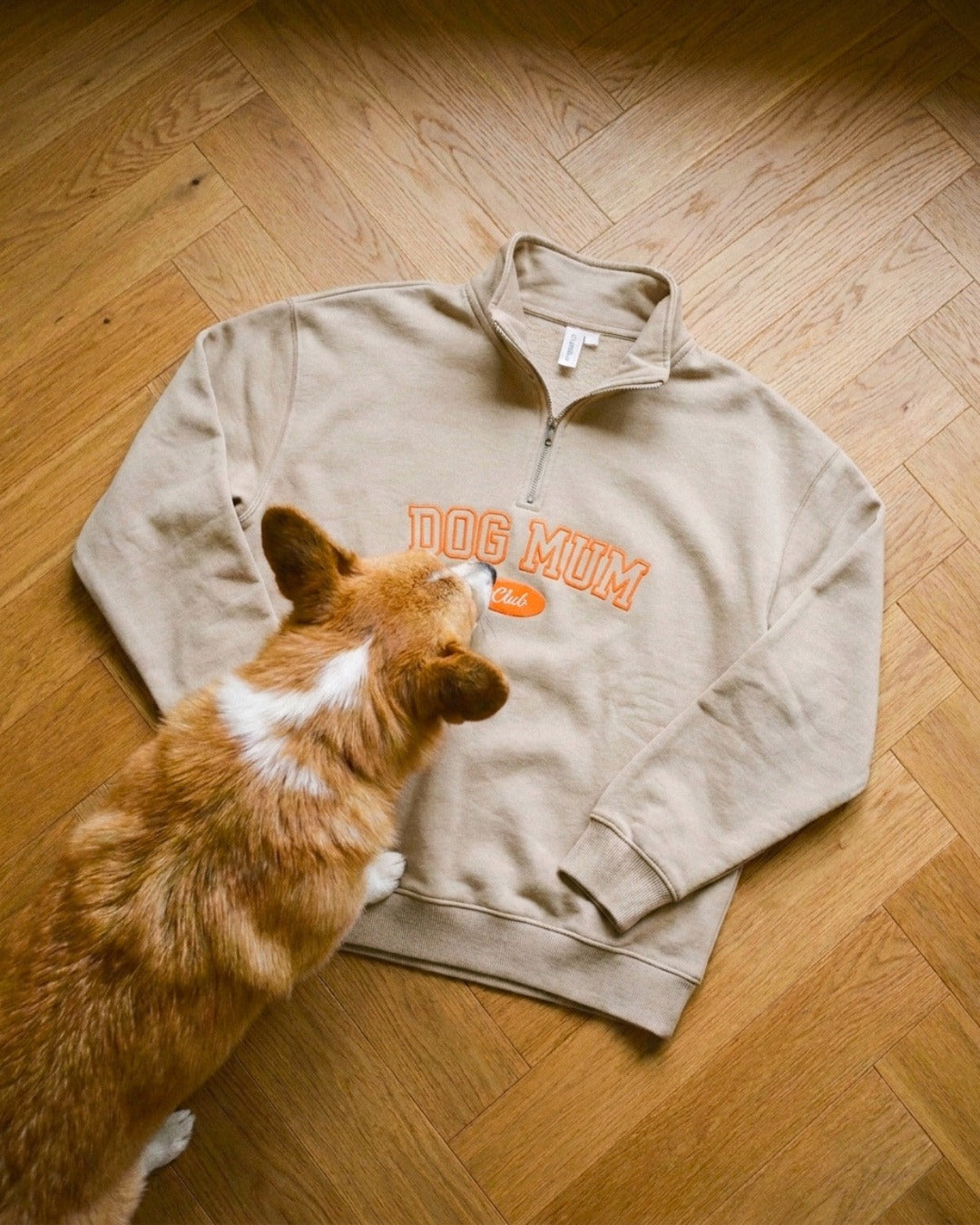 Limited | Organic Half Zip 'DOG MUM Club' in Desert Dust