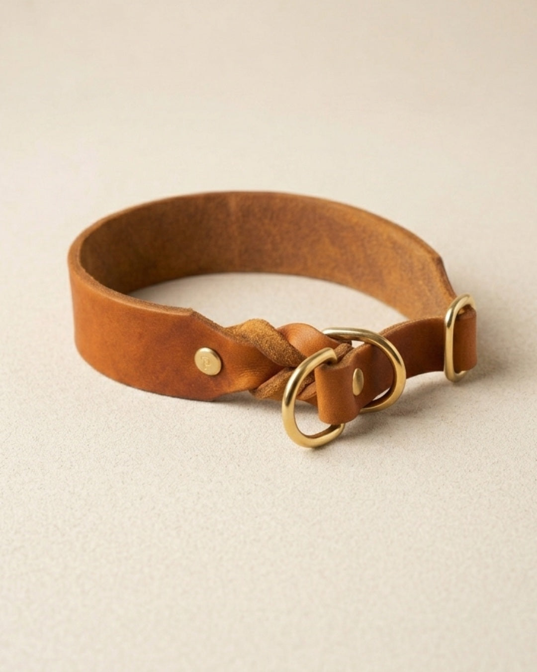Pull stop collar made of greased leather 'Cognac'