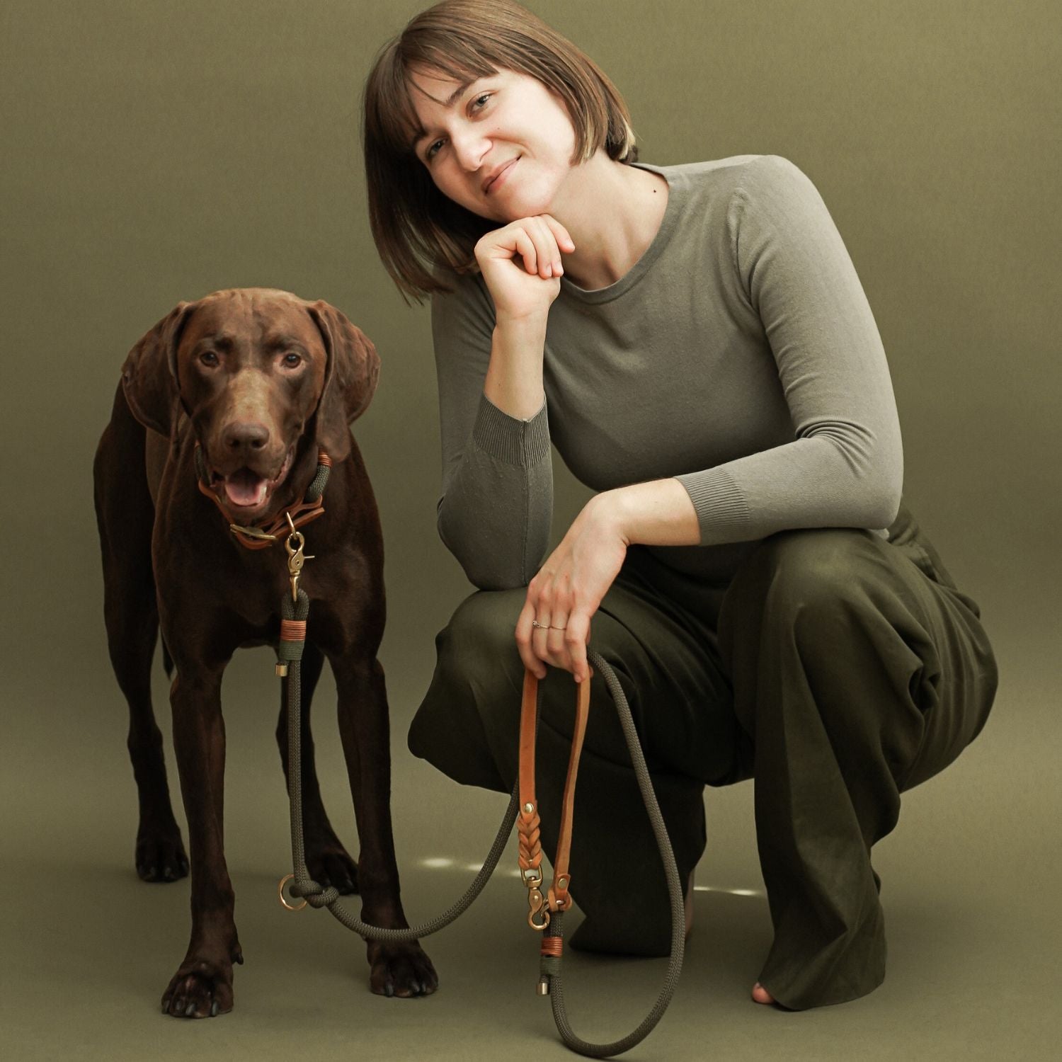 BLACK DOGDAYS promotion | Leather collar & rope leash 'Olive Grove'