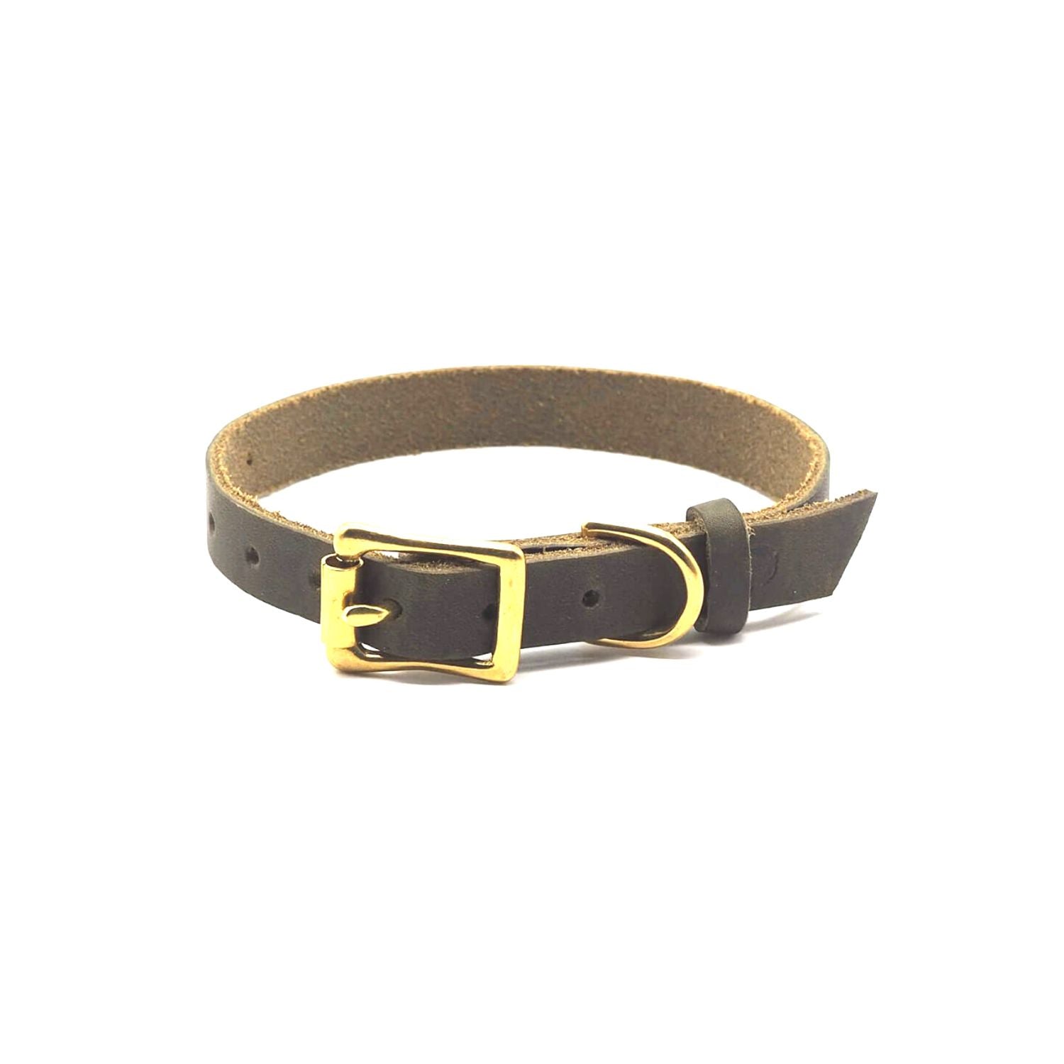 Personalizable puppy collar made of greased leather
