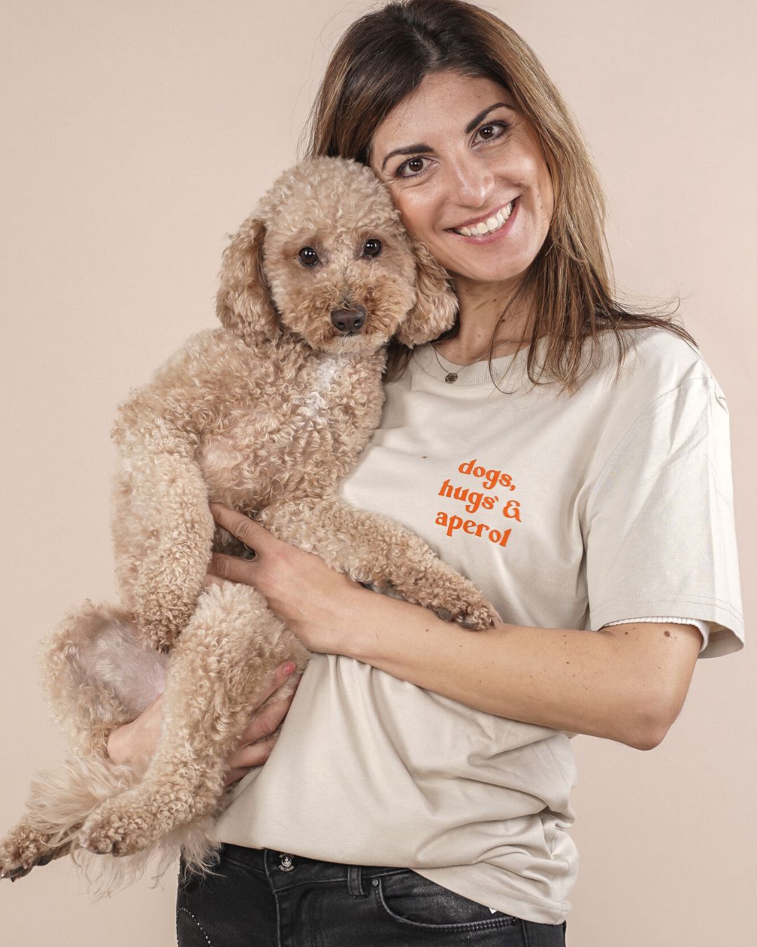 Organic Frauen-Shirt 'dogs, hugs & aperol' | Desert Dust