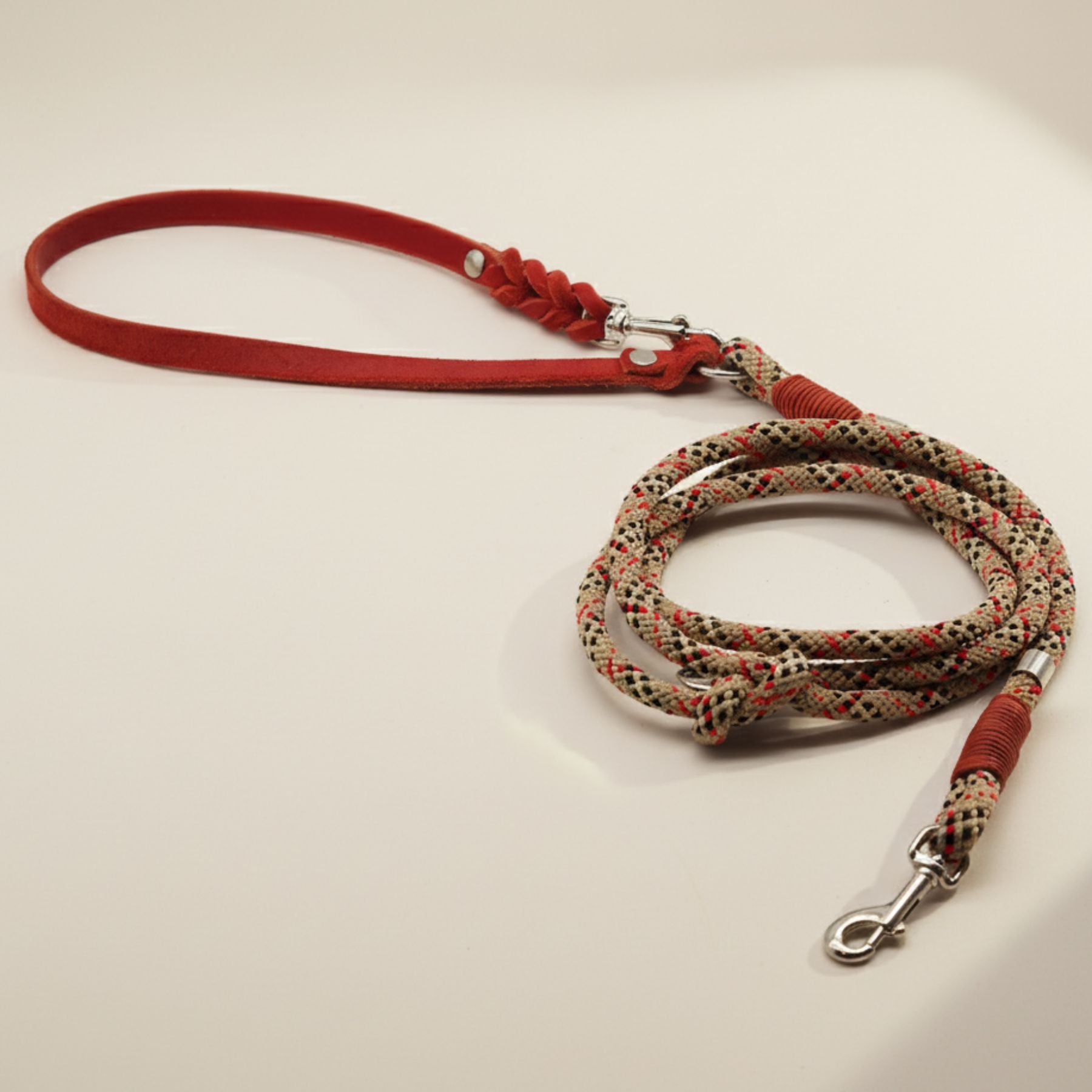 B:Ware | Tauleine mit Lederhandschlaufe 'Beige & Red' (8 mm)