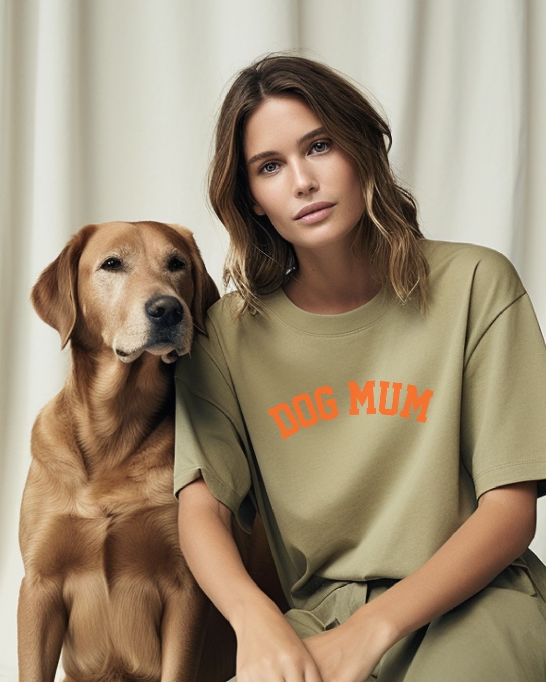 Premium Organic Frauen-Shirt 'DOG MUM' | Salbei