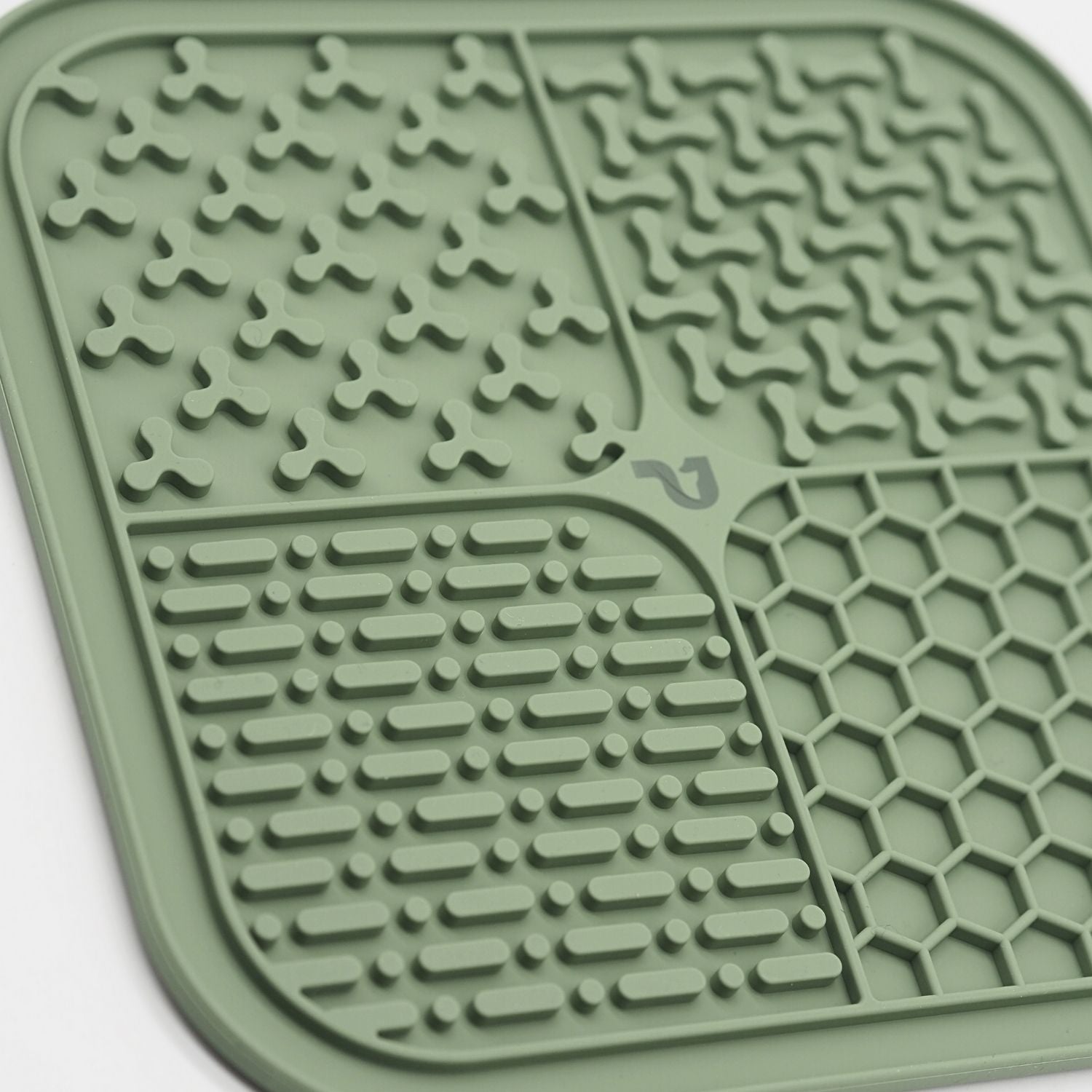 Lick mat for dogs | Sage green 